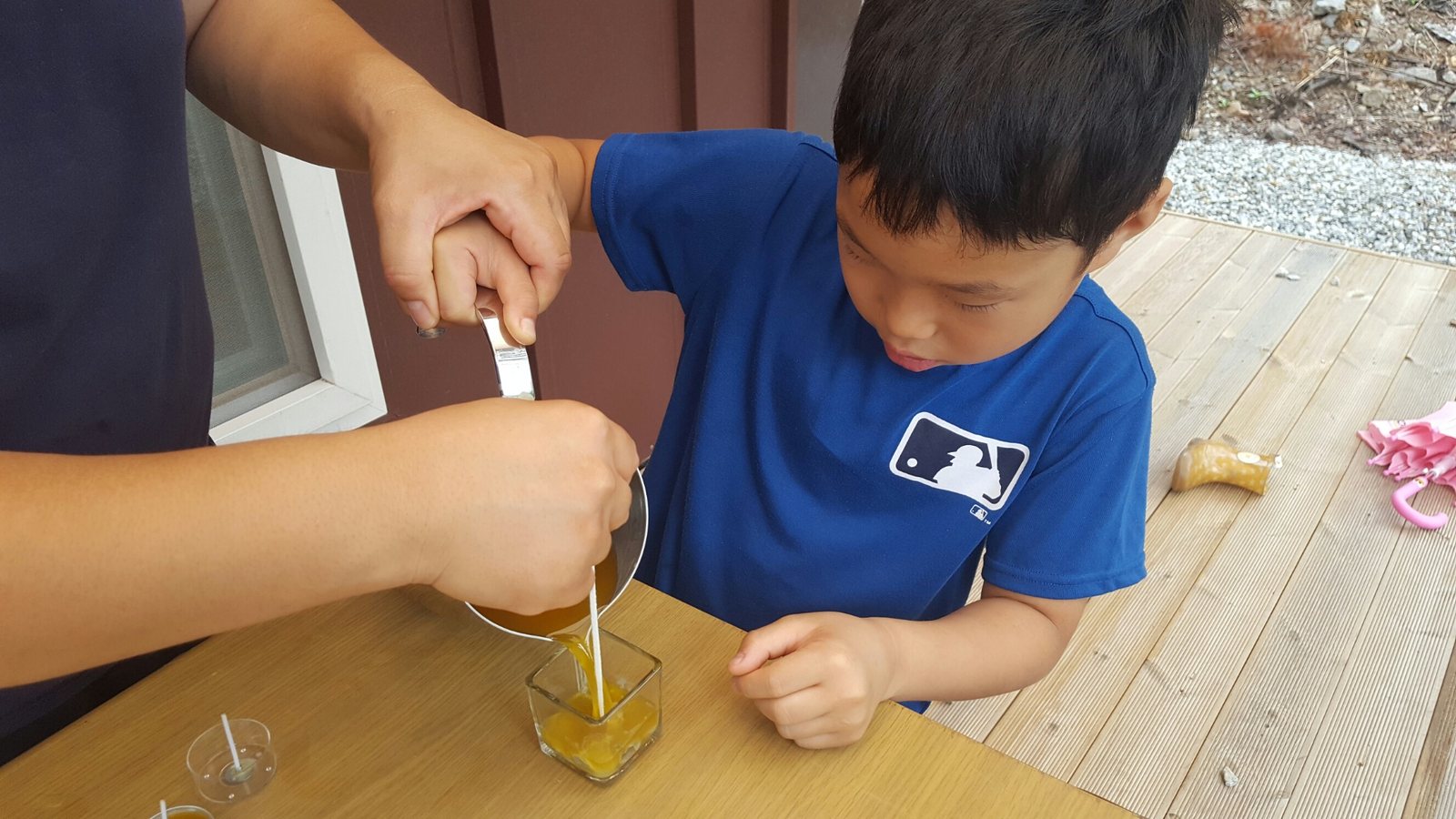 벌꿀이 선물한 천연초 만들기 사진